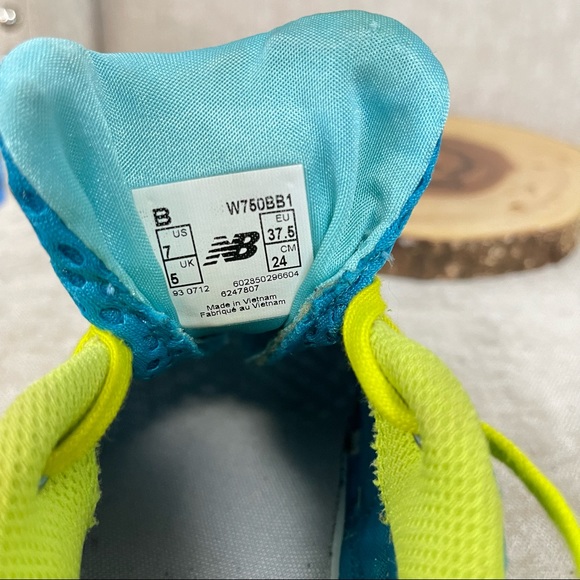 New Balance 750v1 Womens Sz 7 Running Shoes - Picture 9 of 12